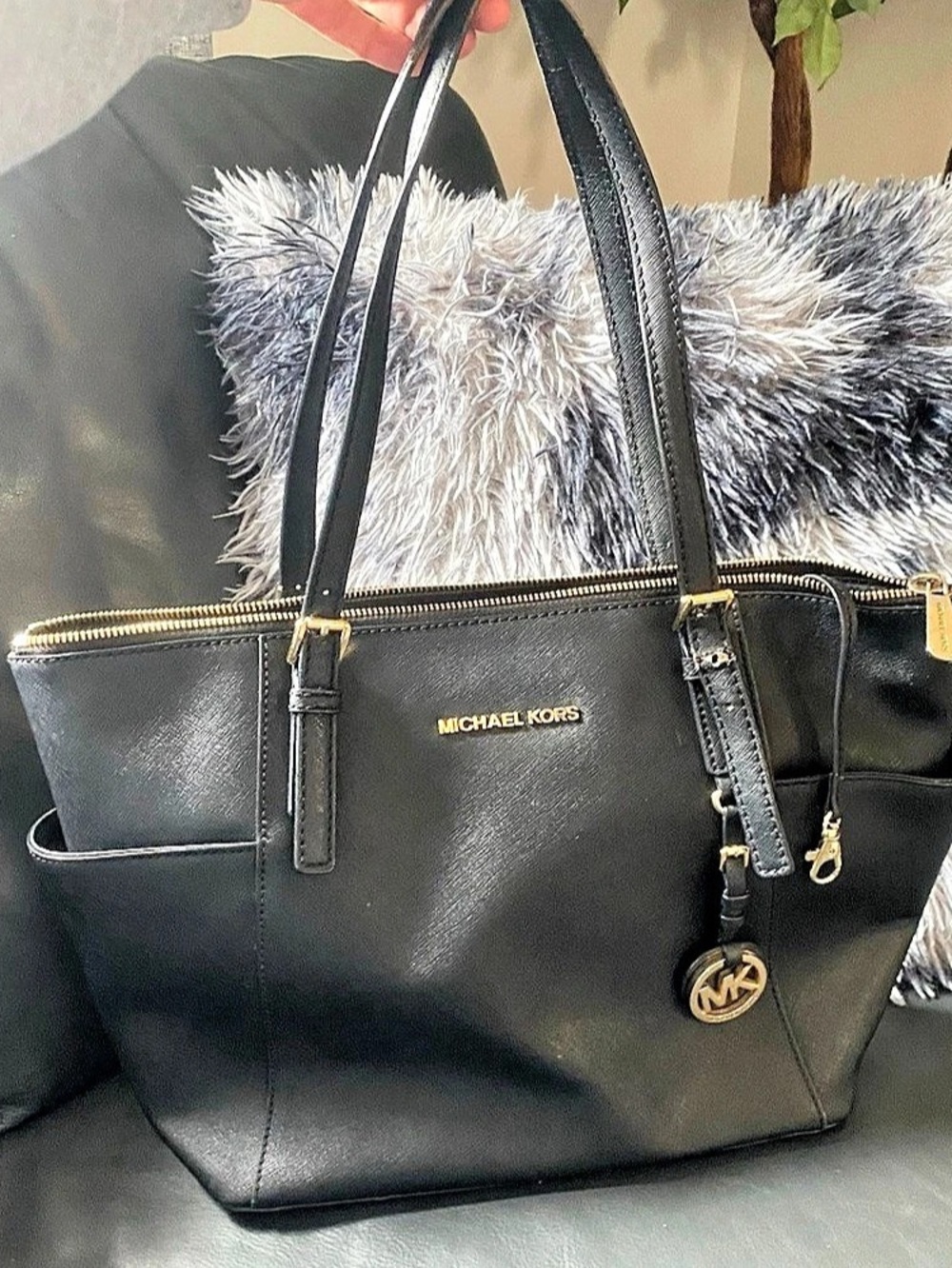 Michael Kors Jet Set Travel Large Top-Zip Tote Bag Black